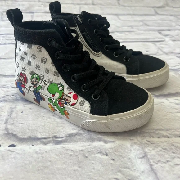 Mario Kart Boys’ High Top Sneakers,‎ Sizes 12 - Picture 3 of 17